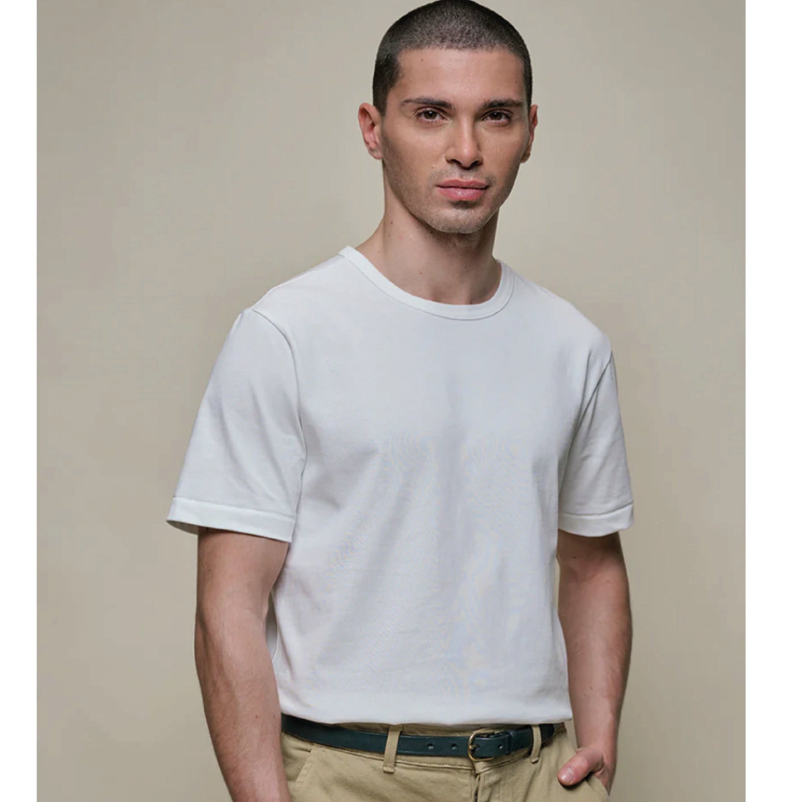 Merz b. Schwanen MCM Refined Fit T-Shirt in White – detail view